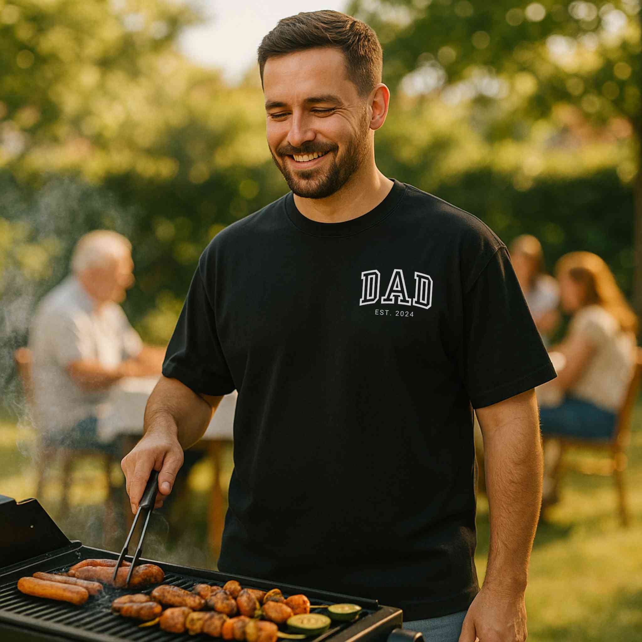 “DAD” - Personalisiertes Heavy Cotton T-Shirt