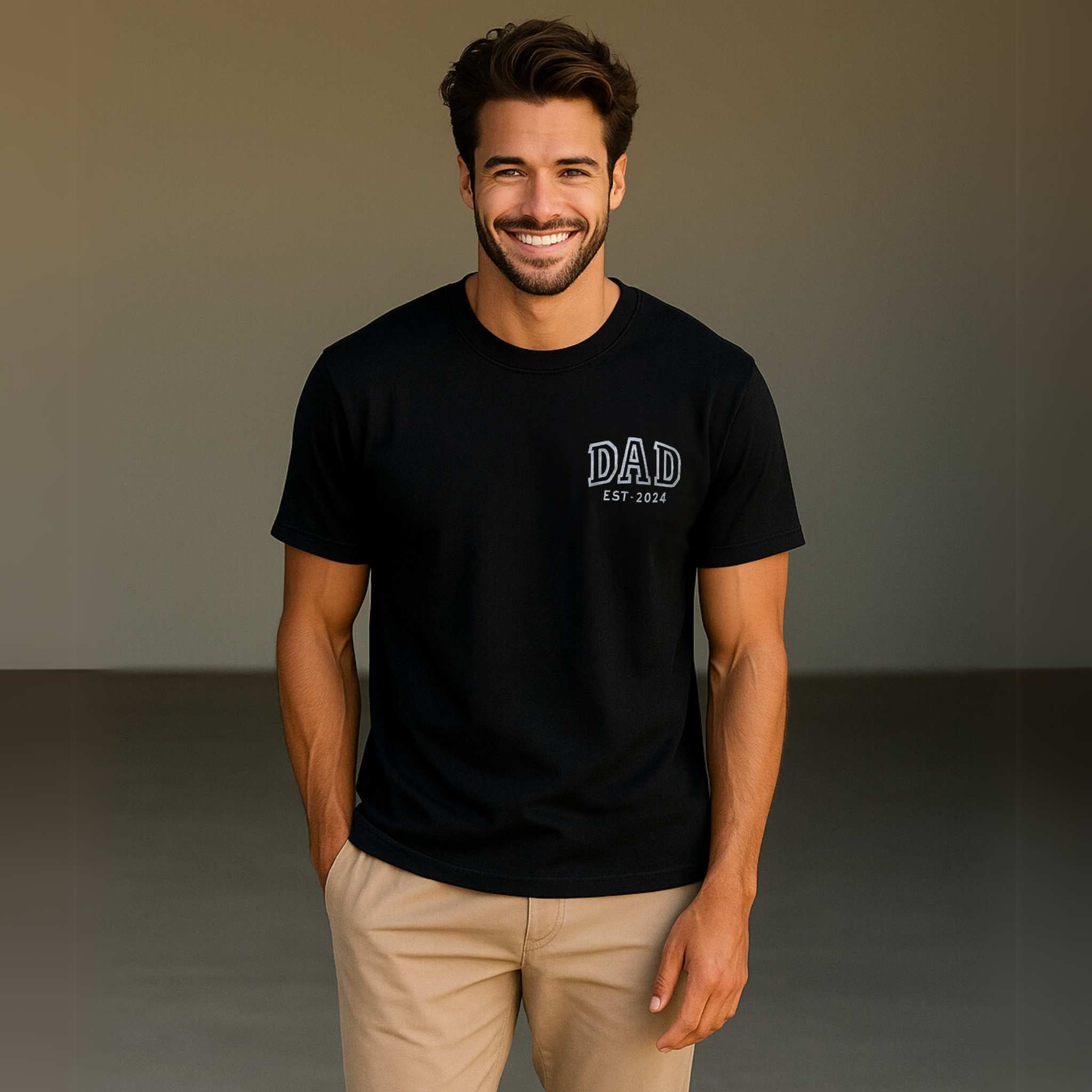 “DAD” - Personalisiertes Heavy Cotton T-Shirt