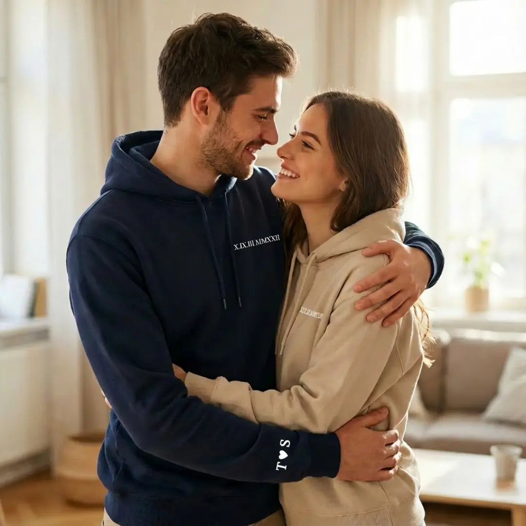 "Römische Zahlen" - Individuell bestickter Paar-Hoodie