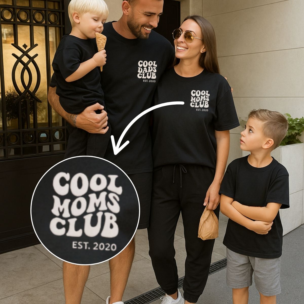 “Cool Moms Club“ - Personalisiertes, besticktes Heavy Cotton T-Shirt